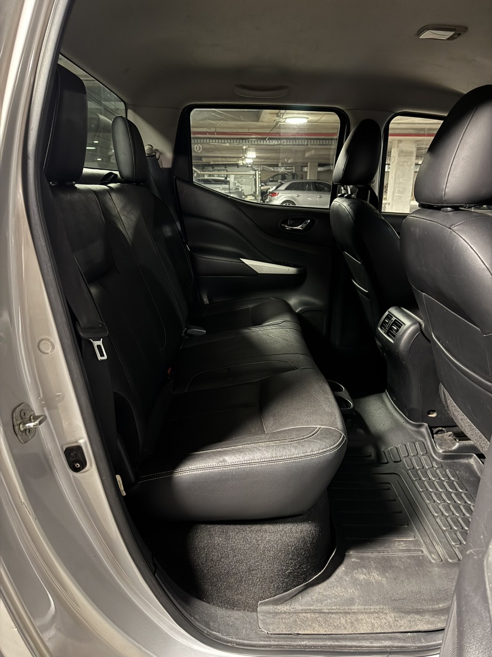 Nissan Np300 LE