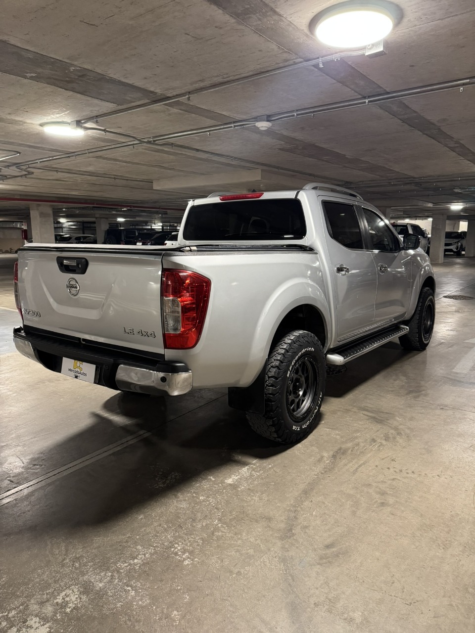 Nissan Np300 LE